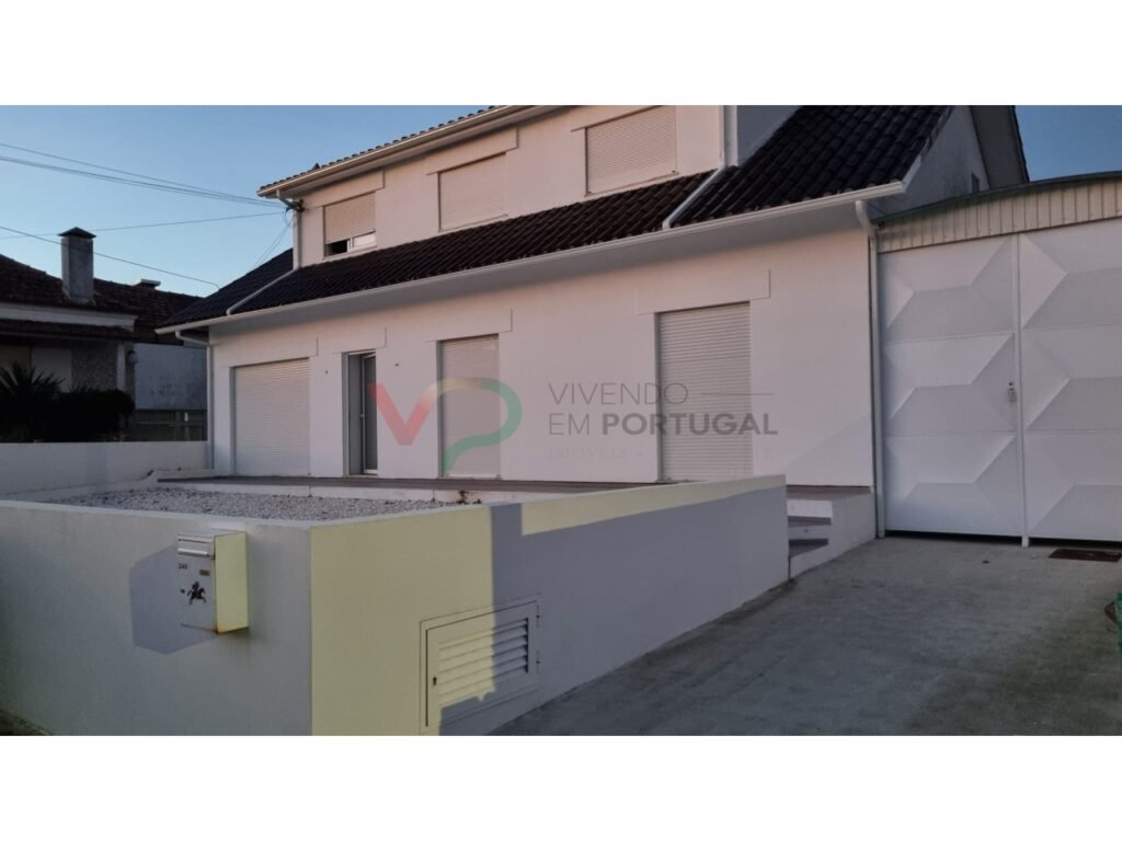 Apartamento T2 mobilado para arrendar em Sangalhos