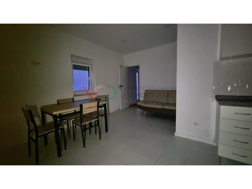 Apartamento T2 mobilado em Sangalhos