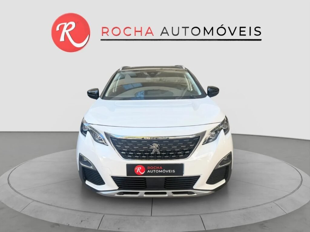 Peugeot 5008 de 7 lugares na Rocha Automóveis, stand de Matosinhos